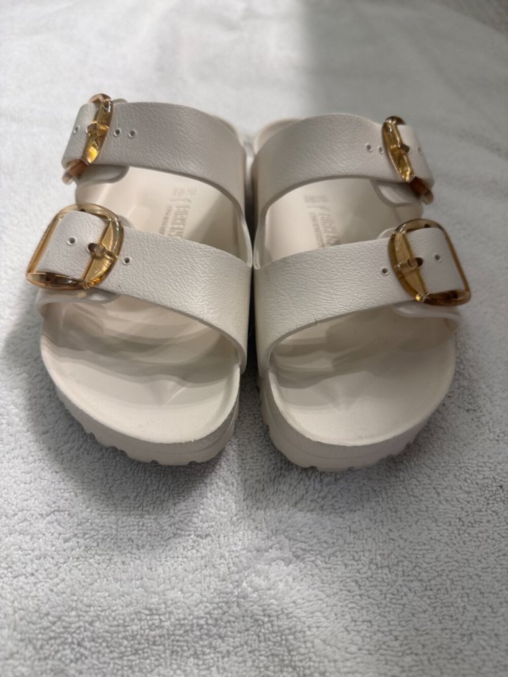 white Birkenstock Arizona EVA Big Buckle sandals size 39 - Picture 3 of 4